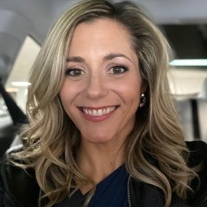 Meet your Posher, Laura